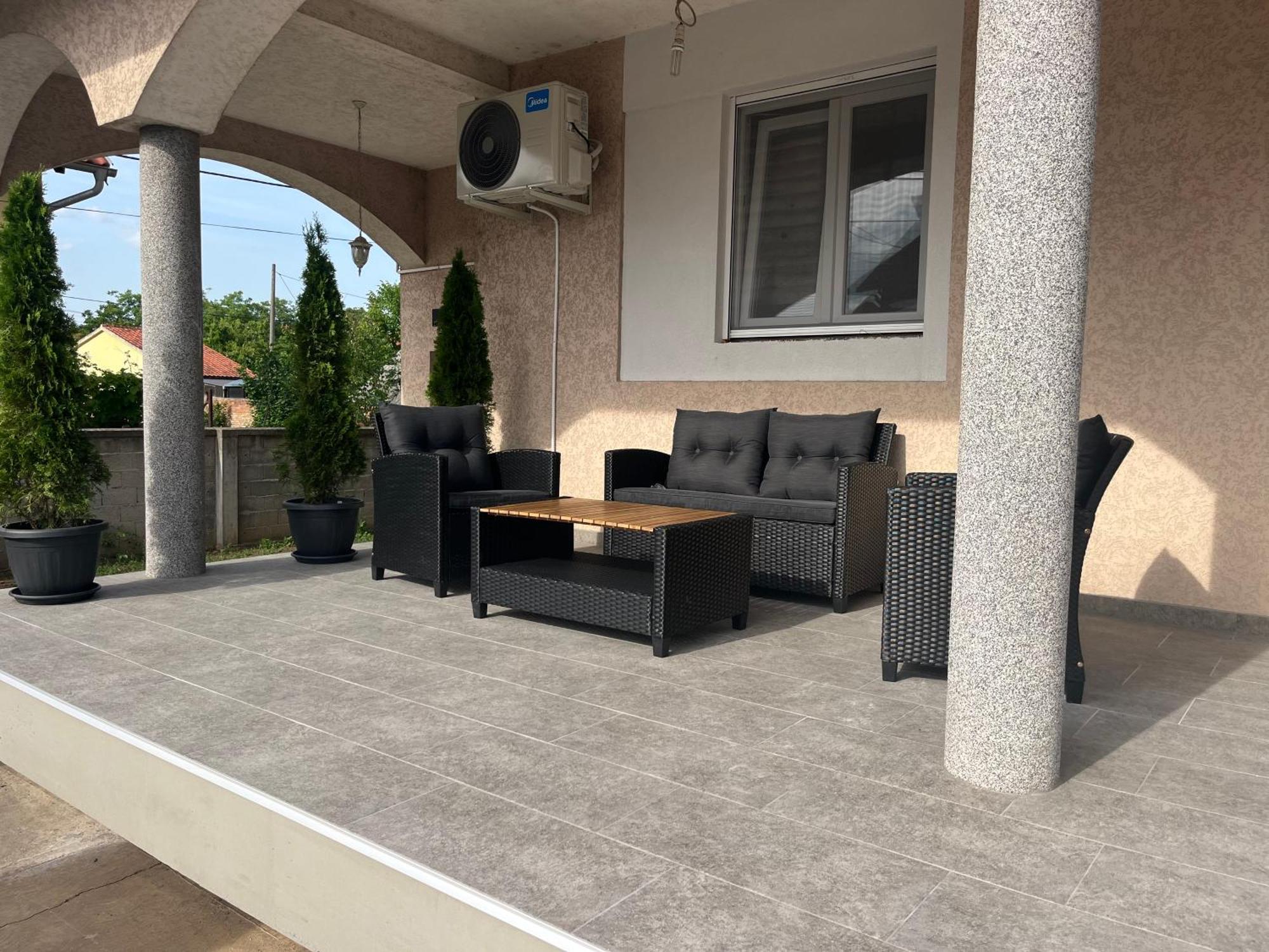 Beoair Apartments Surčin Buitenkant foto