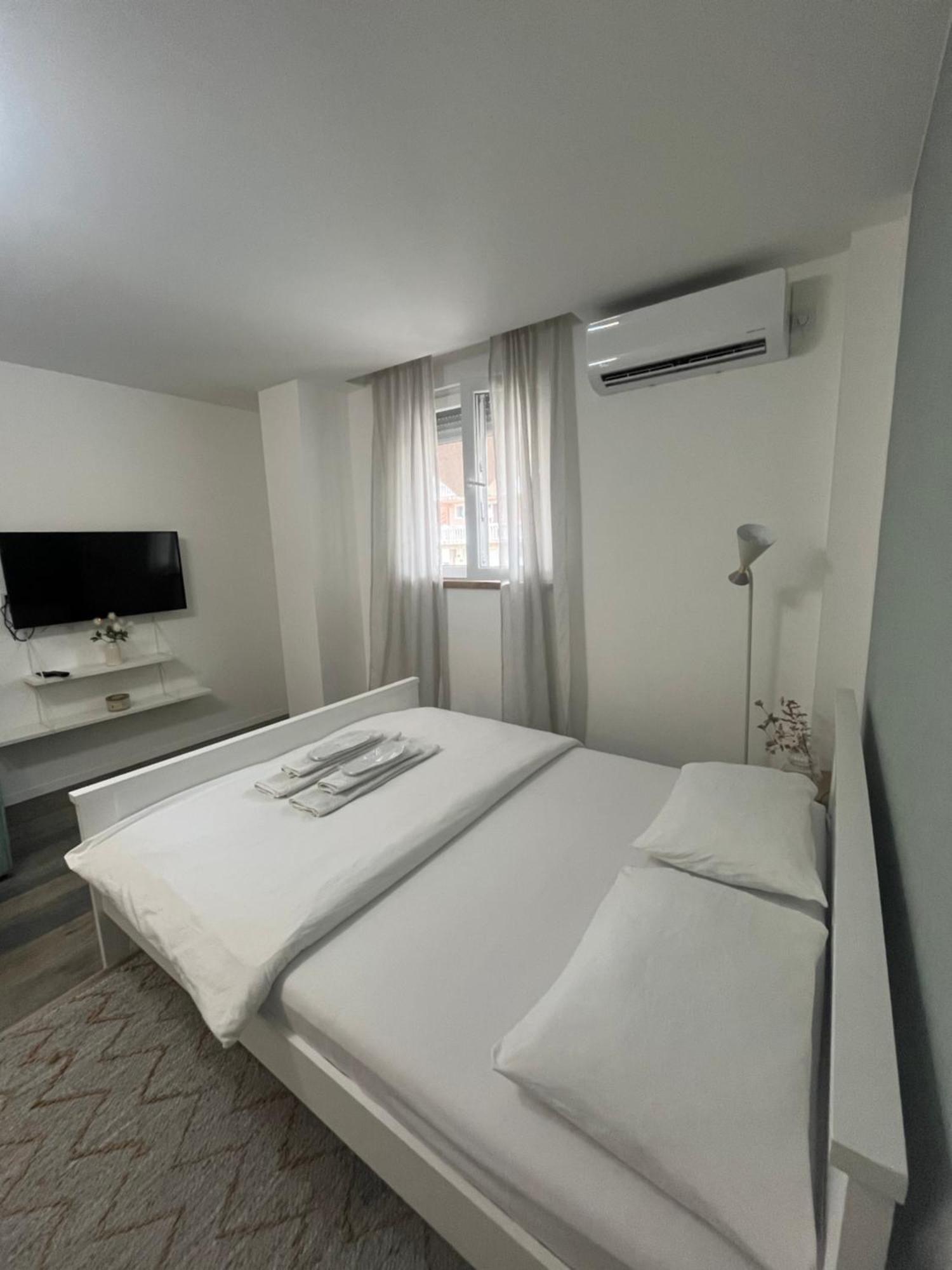 Beoair Apartments Surčin Buitenkant foto