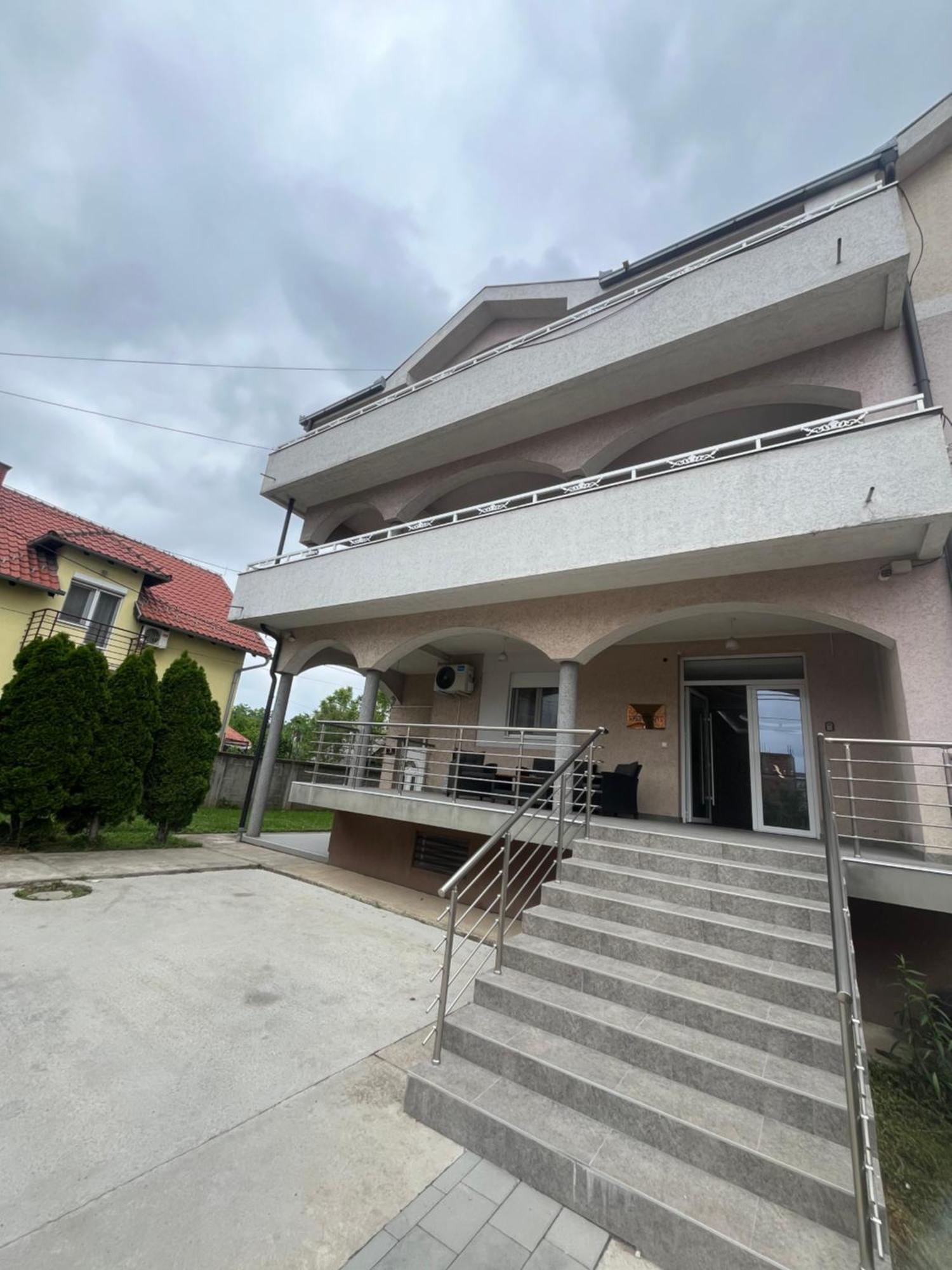 Beoair Apartments Surčin Buitenkant foto